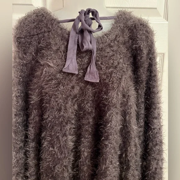 Free People Sweater Top Fuzzy Light As a Feather Hoodie Large New size Large - Picture 6 of 11